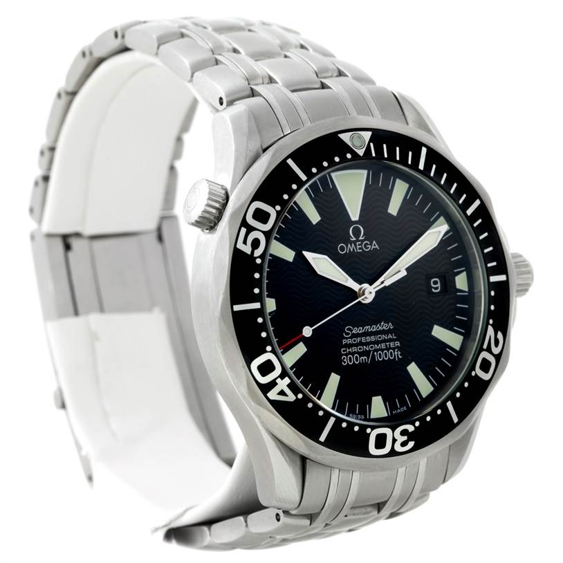 This image shows an angled view of the Omega Seamaster 2254 50 00 Men
s Stainless Steel Black Dial 2254 50 00 Men
s Stainless Steel Black Dial watch, featuring its bezel, dial, and bracelet.