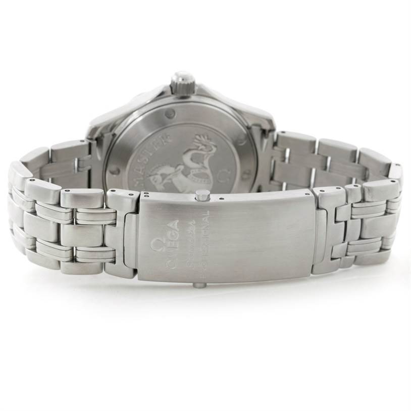 The angle shows the back of the Omega Seamaster 212.30.36.61.01.001 Men
s Stainless Steel Black Dial 212.30.36.61.01.001 Men
s Stainless Steel Black Dial watch and its stainless steel bracelet clasp.