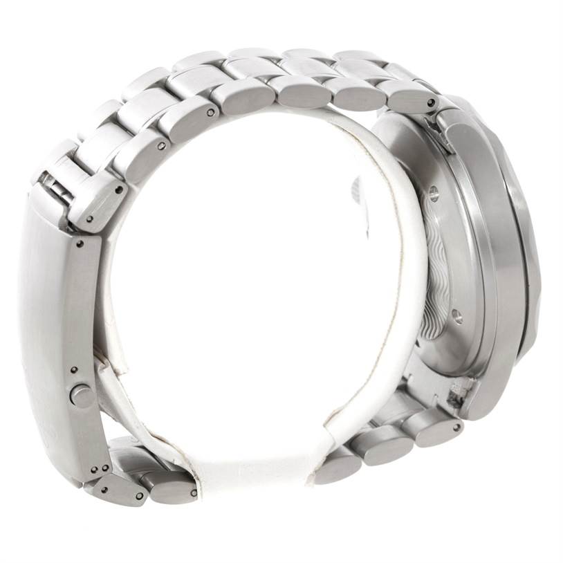 The image shows the side profile and band of an Omega Seamaster 2538.20.00 Men
s Stainless Steel White Dial 2538.20.00 Men
s Stainless Steel White Dial watch.