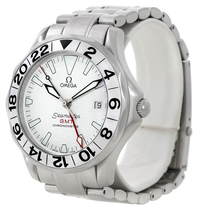 This image shows a front angle of the Omega Seamaster 2538.20.00 Men
s Stainless Steel White Dial 2538.20.00 Men
s Stainless Steel White Dial GMT Chronometer, highlighting the white dial, bezel, and stainless steel bracelet.