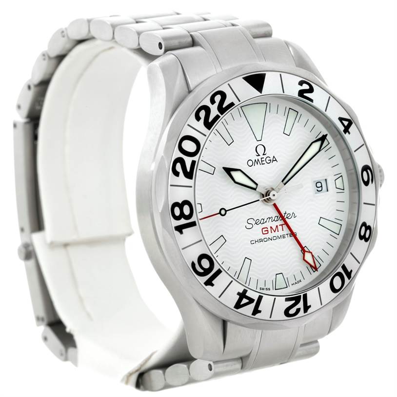 The image shows an Omega Seamaster 2538.20.00 Men
s Stainless Steel White Dial 2538.20.00 Men
s Stainless Steel White Dial GMT watch from a three-quarter angle, highlighting its face, bezel, and metal bracelet.