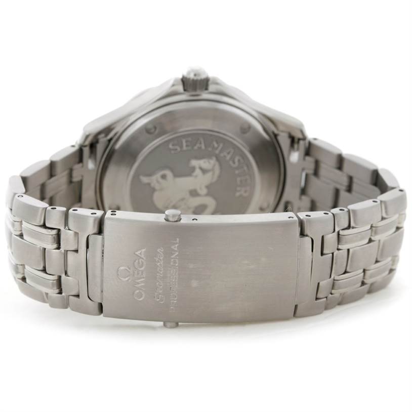 The image shows the back view of the Omega Seamaster 2220.80.00 Men
s Stainless Steel Blue Dial 2220.80.00 Men
s Stainless Steel Blue Dial watch, focusing on its case back and bracelet clasp.