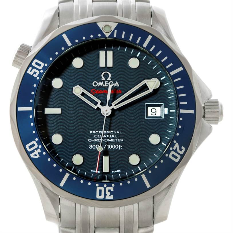 This image shows a front view of an Omega Seamaster 2220.80.00 Men
s Stainless Steel Blue Dial 2220.80.00 Men
s Stainless Steel Blue Dial watch, displaying its dial, bezel, and part of the bracelet.