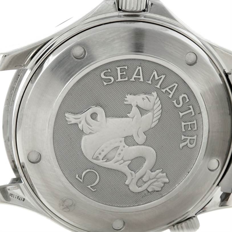 This image shows the case back of an Omega Seamaster 2220.80.00 Men
s Stainless Steel Blue Dial 2220.80.00 Men
s Stainless Steel Blue Dial watch, featuring its signature seahorse emblem.