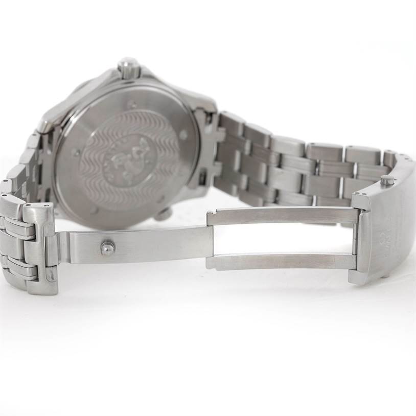 The image shows the back and partially open clasp of an Omega Seamaster 2531.80.00 Men
s Stainless Steel Blue Dial 2531.80.00 Men
s Stainless Steel Blue Dial watch, highlighting its metal bracelet and case back.