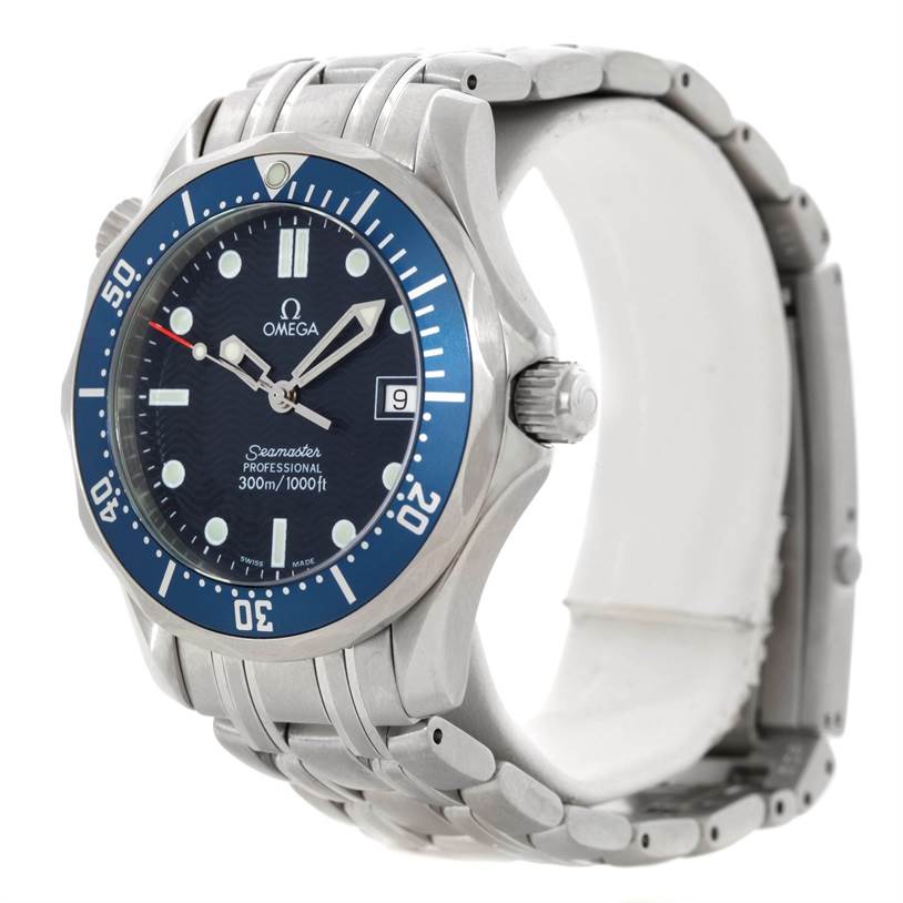 This image shows an angled view of the Omega Seamaster 2561.80.00 Men
s Stainless Steel Blue Dial 2561.80.00 Men
s Stainless Steel Blue Dial watch, highlighting its face, bezel, crown, and part of the metal bracelet.