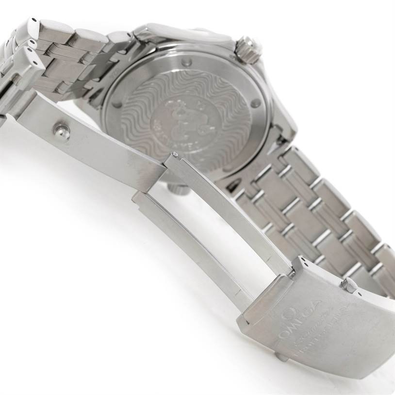 The image shows the back casing, bracelet, and clasp of an Omega Seamaster 2551.80.00 Men
s Stainless Steel Blue Dial 2551.80.00 Men
s Stainless Steel Blue Dial watch at an angle.