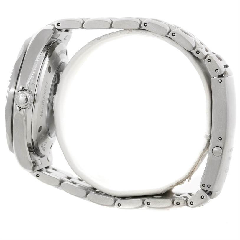 The image shows a side view of the Omega Seamaster 2535.80.00 Men
s Stainless Steel Blue Dial 2535.80.00 Men
s Stainless Steel Blue Dial watch, highlighting the bracelet and side case.