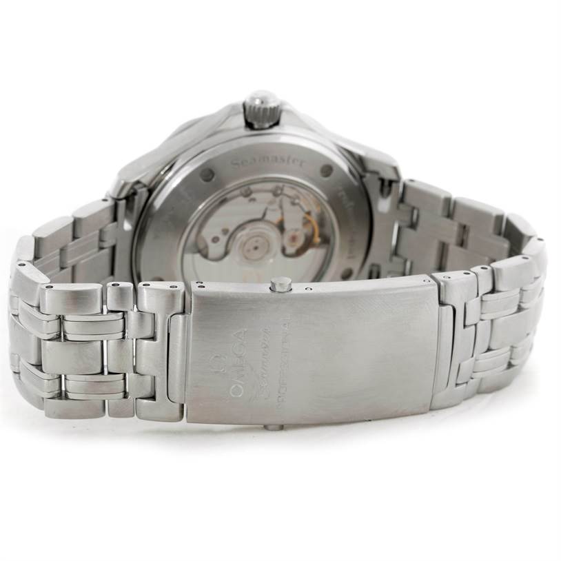 The image shows the back view of an Omega Seamaster 2535.80.00 Men
s Stainless Steel Blue Dial 2535.80.00 Men
s Stainless Steel Blue Dial model watch, highlighting the transparent case back and metal bracelet.