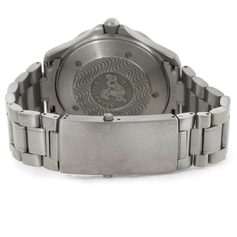 This image shows the back view of an Omega Seamaster 2231.80.00 Men
s Titanium Blue Dial 2231.80.00 Men
s Titanium Blue Dial watch, highlighting its case back and metal bracelet.