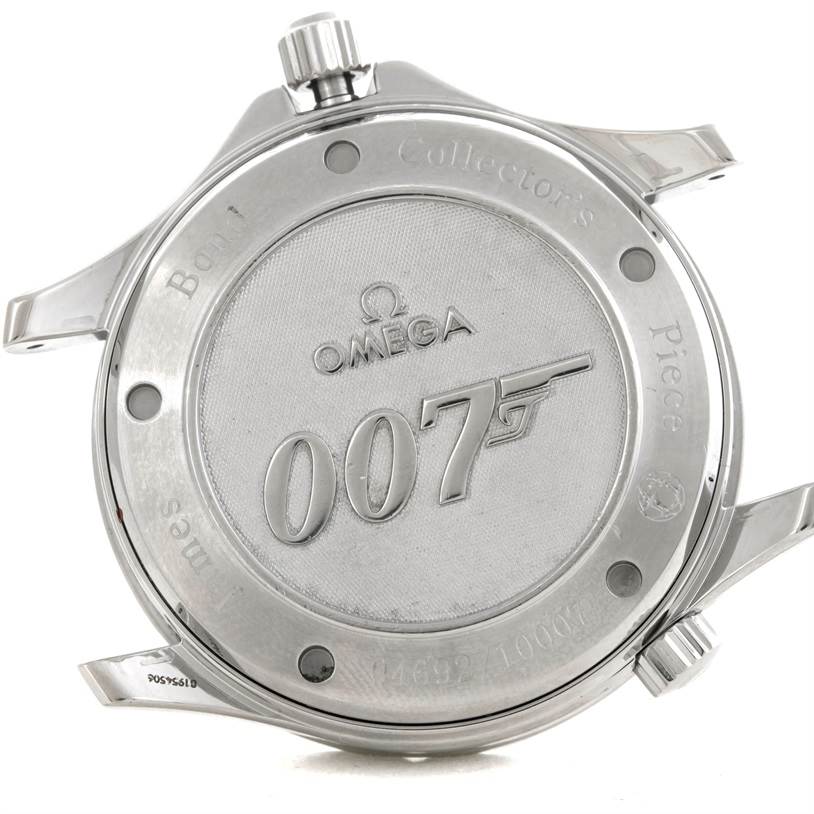 The image shows the back case of an Omega Seamaster 212.30.41.20.01.001 Men
s Stainless Steel Black Dial 212.30.41.20.01.001 Men
s Stainless Steel Black Dial 007 Bond Collector
s Piece watch, displaying the 007 logo and branding.