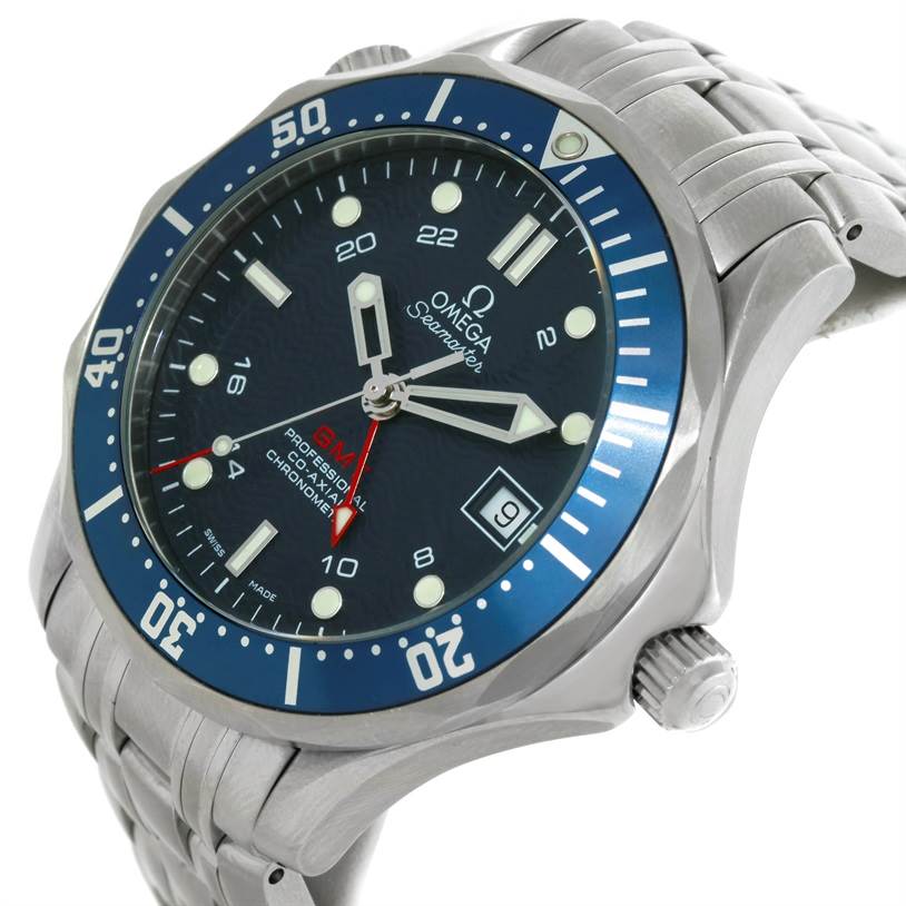 This image shows a close-up, angled view of the Omega Seamaster 2535.80.00 Men's Stainless Steel Blue Dial 2535.80.00 Men's Stainless Steel Blue Dial watch, highlighting its dial, bezel, date window, and metal bracelet.