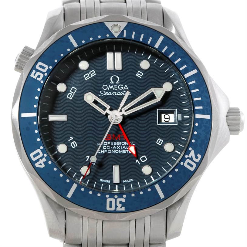 The image shows a frontal view of an Omega Seamaster 2535.80.00 Men
s Stainless Steel Blue Dial 2535.80.00 Men
s Stainless Steel Blue Dial watch, displaying the dial, hands, bezel, and part of the bracelet.