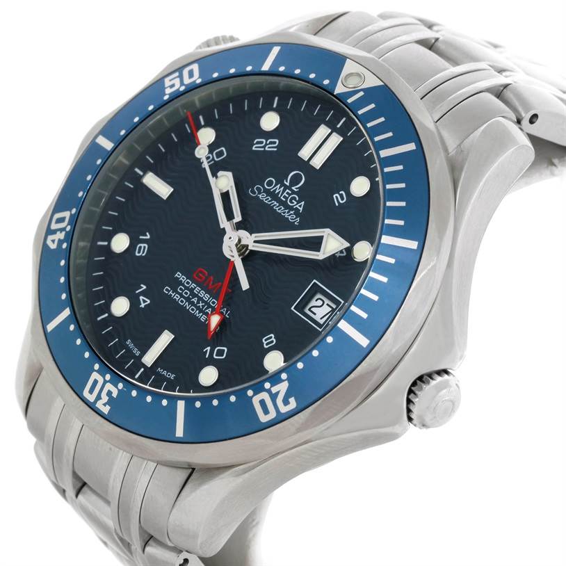 The image shows a close-up of the Omega Seamaster 2535.80.00 Men's Stainless Steel Blue Dial 2535.80.00 Men's Stainless Steel Blue Dial watch focusing on the dial, bezel, crown, and part of the bracelet.