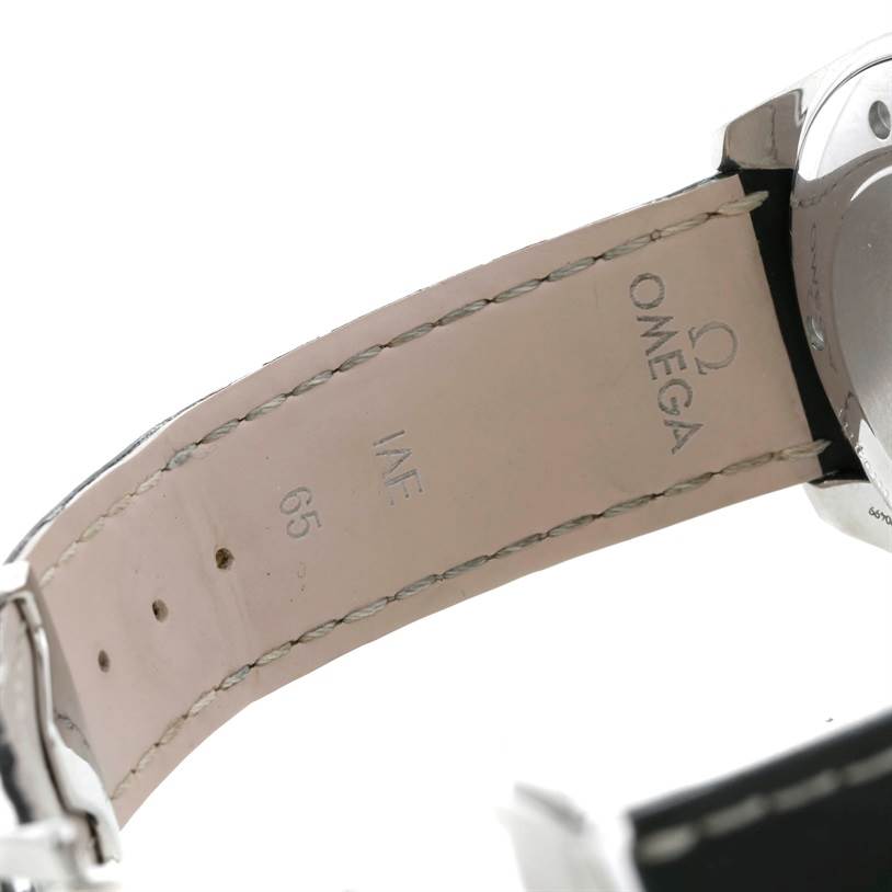 Omega Seamaster 2813.30.81 Men
s Stainless Steel Silver Dial 2813.30.81 Men
s Stainless Steel Silver Dial watch showing the inner side of its leather strap and part of the case back.