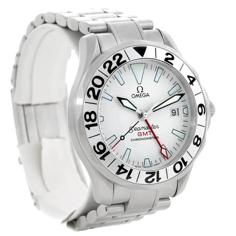 The Omega Seamaster 2538.20.00 Men's Stainless Steel White Dial 2538.20.00 Men's Stainless Steel White Dial watch is shown angled from the front-left displaying its face, bezel, and metal bracelet.