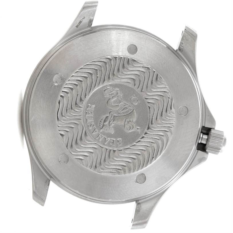 This image shows the case back of an Omega Seamaster 2538.20.00 Men
s Stainless Steel White Dial 2538.20.00 Men
s Stainless Steel White Dial watch from a top-down angle.