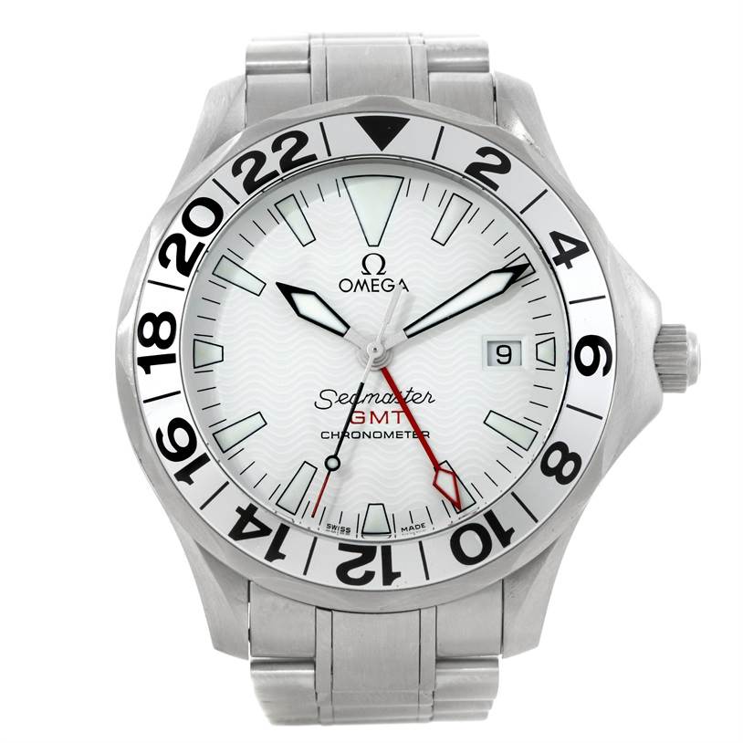 The image shows a front view of an Omega Seamaster 2538.20.00 Men
s Stainless Steel White Dial 2538.20.00 Men
s Stainless Steel White Dial GMT Chronometer watch, displaying the dial, bezel, and bracelet.