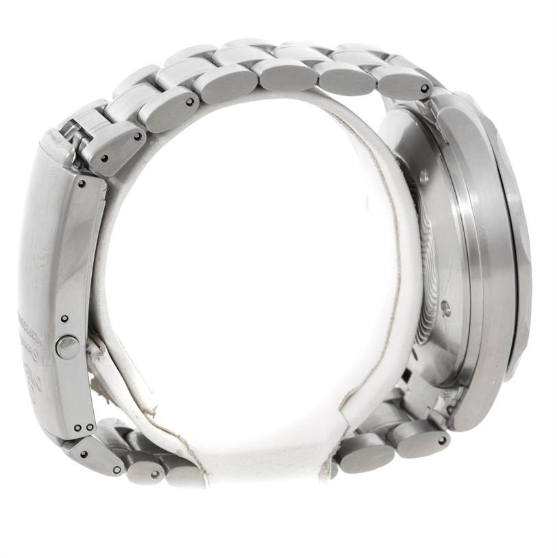 The image shows a side profile of an Omega Seamaster 2538.20.00 Men
s Stainless Steel White Dial 2538.20.00 Men
s Stainless Steel White Dial watch, highlighting its metal bracelet and case.