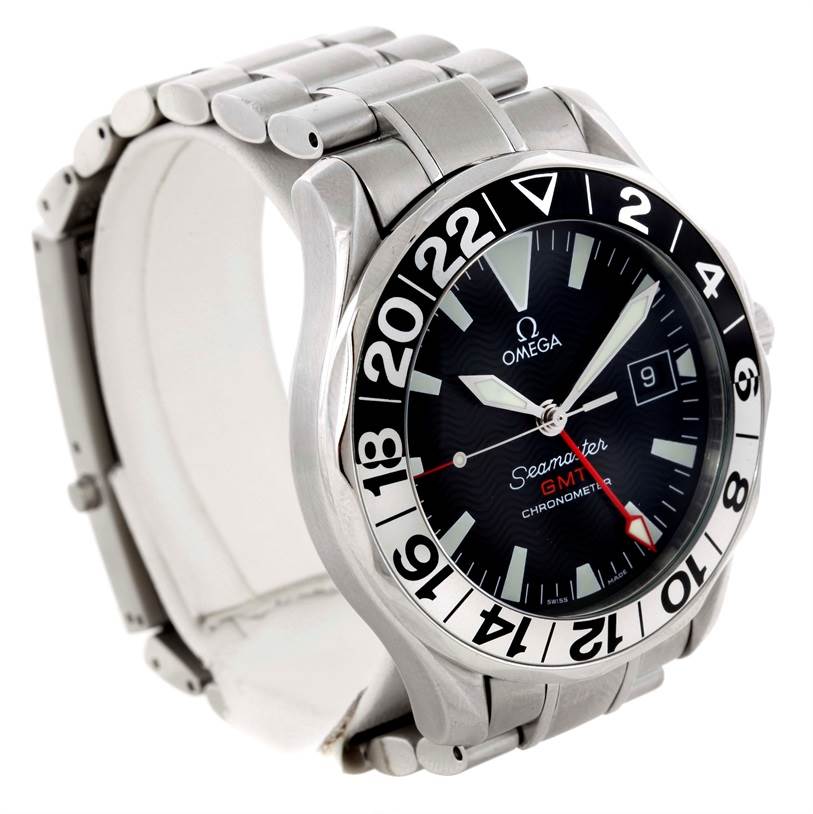 The image shows an angled view of the Omega Seamaster 2534.50.00 Men
s Stainless Steel Black Dial 2534.50.00 Men
s Stainless Steel Black Dial GMT, highlighting the bezel, dial, and stainless steel bracelet.