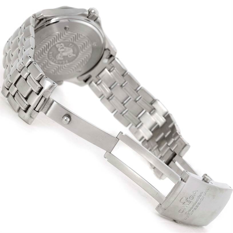 The image shows the back and bracelet of an Omega Seamaster 2531.80.00 Men
s Stainless Steel Blue Dial 2531.80.00 Men
s Stainless Steel Blue Dial watch, highlighting its clasp and case back with the embossed design.