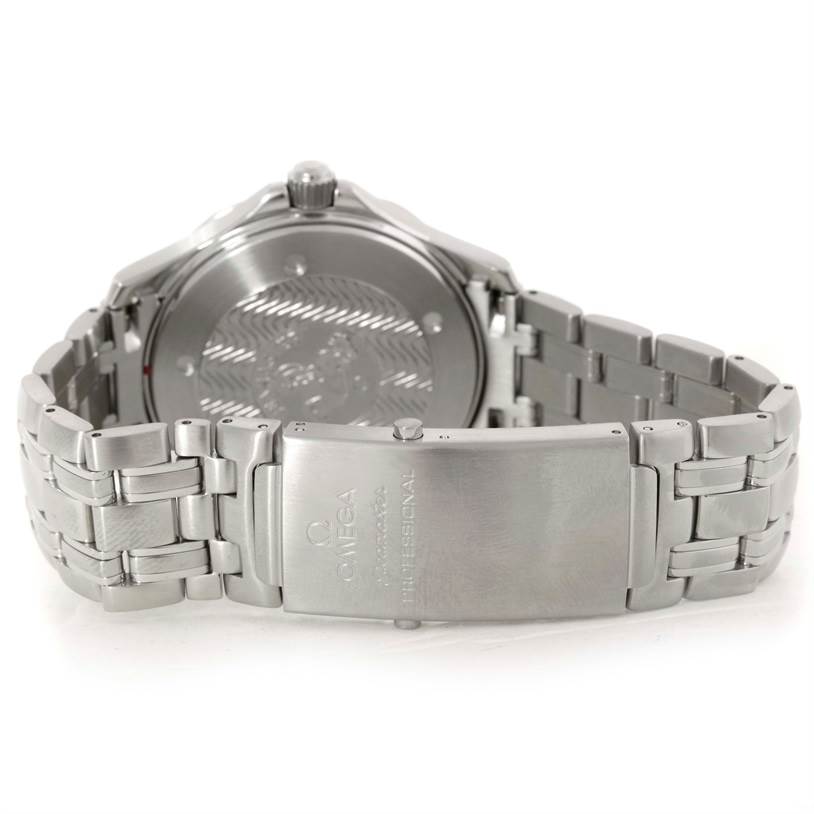 The image shows the case back and bracelet of an Omega Seamaster 2254.50.00 Men
s Stainless Steel Black Dial 2254.50.00 Men
s Stainless Steel Black Dial watch, focusing on the clasp and link design.