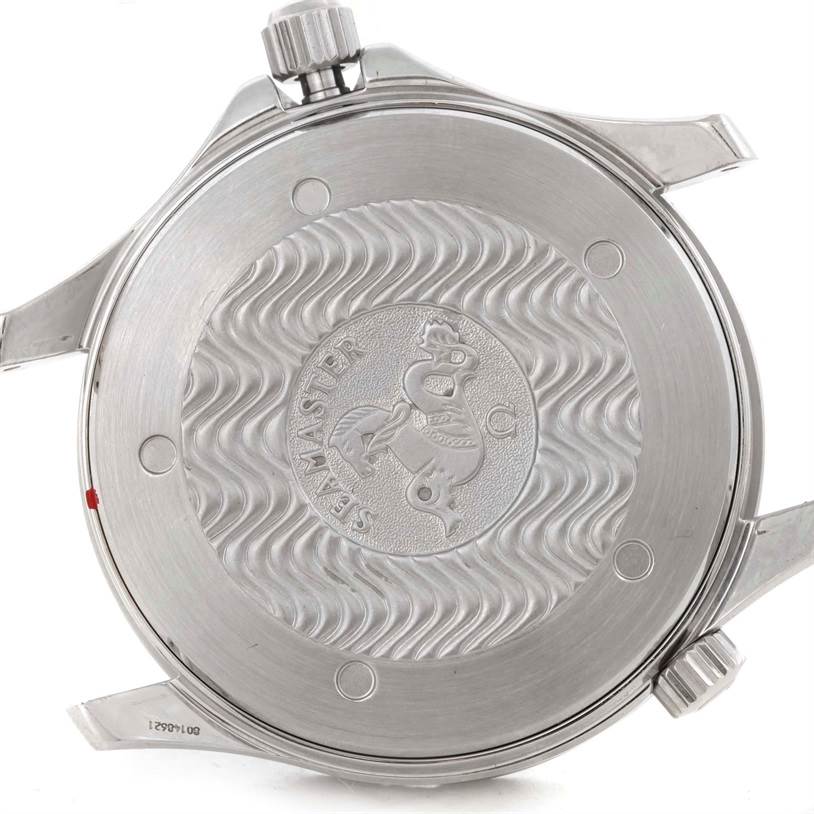 The image shows the back case of an Omega Seamaster 2254.50.00 Men
s Stainless Steel Black Dial 2254.50.00 Men
s Stainless Steel Black Dial watch, displaying its wavy pattern and logo.