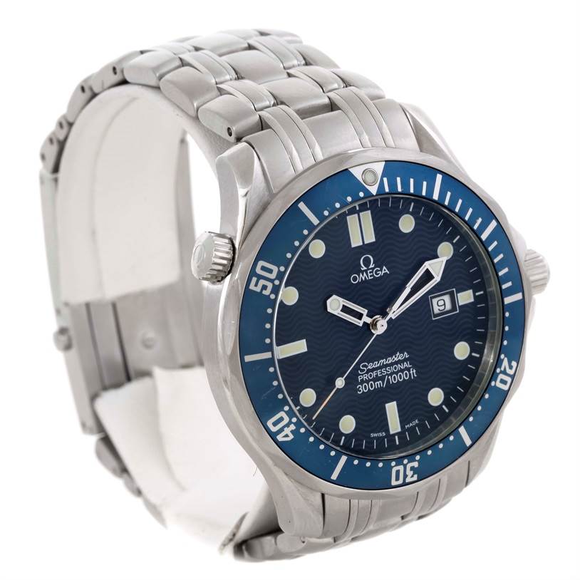 The image shows an Omega Seamaster 2541.80.00 Men
s Stainless Steel Blue Dial 2541.80.00 Men
s Stainless Steel Blue Dial watch at a slightly angled front view, displaying its metal bracelet, bezel, and face with date indicator.