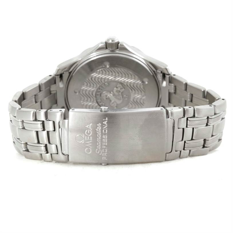 The image shows the back case and clasp of an Omega Seamaster 2541.80.00 Men
s Stainless Steel Blue Dial 2541.80.00 Men
s Stainless Steel Blue Dial Professional watch.