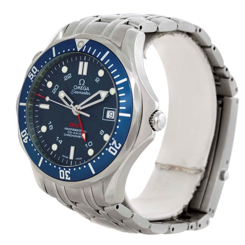 The image shows an angled view of the Omega Seamaster 2535.80.00 Men's Stainless Steel Blue Dial 2535.80.00 Men's Stainless Steel Blue Dial watch, highlighting the face, bezel, bracelet, and crown.