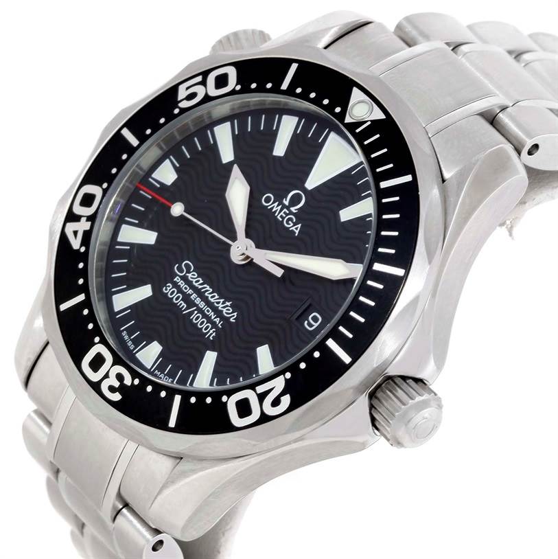 The image shows an angled view of an Omega Seamaster 2262.50.00 Men
s Stainless Steel Black Dial 2262.50.00 Men
s Stainless Steel Black Dial watch, highlighting its face, bezel, crown, and metal bracelet.