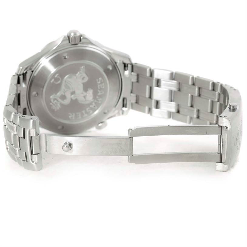 The image shows the back and partial bracelet of the Omega Seamaster 2221.80.00 Men
s Stainless Steel Blue Dial 2221.80.00 Men
s Stainless Steel Blue Dial watch, highlighting its clasp and case back.