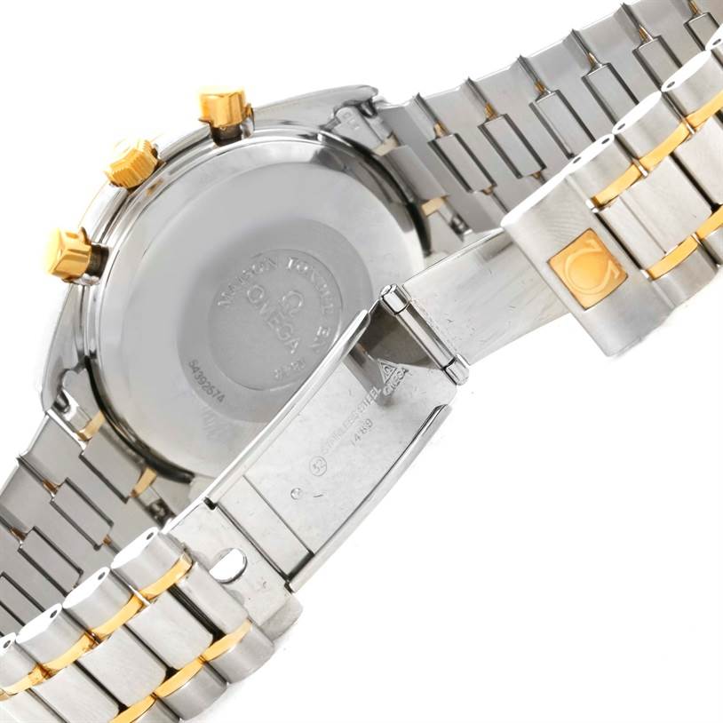 The image shows the back case and metal bracelet of an Omega Speedmaster 3330.20.00 Men
s Stainless Steel White Dial 3330.20.00 Men
s Stainless Steel White Dial watch, with a focus on the clasp and pushers.