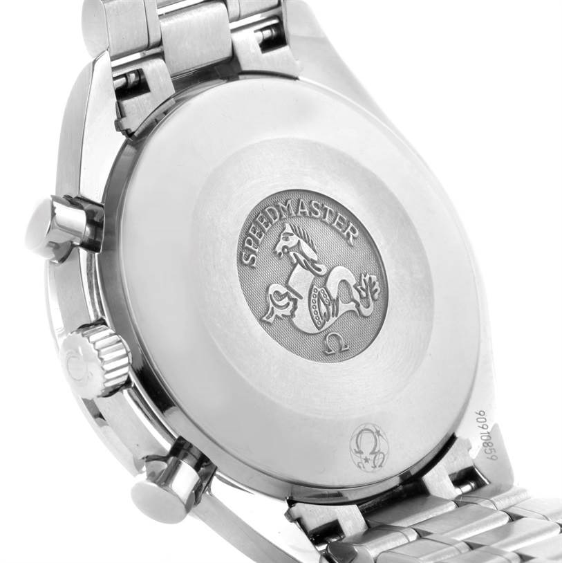 This image shows the back case and metal bracelet of the Omega Speedmaster 3539.50.00 Men
s Stainless Steel Black Dial 3539.50.00 Men
s Stainless Steel Black Dial watch.