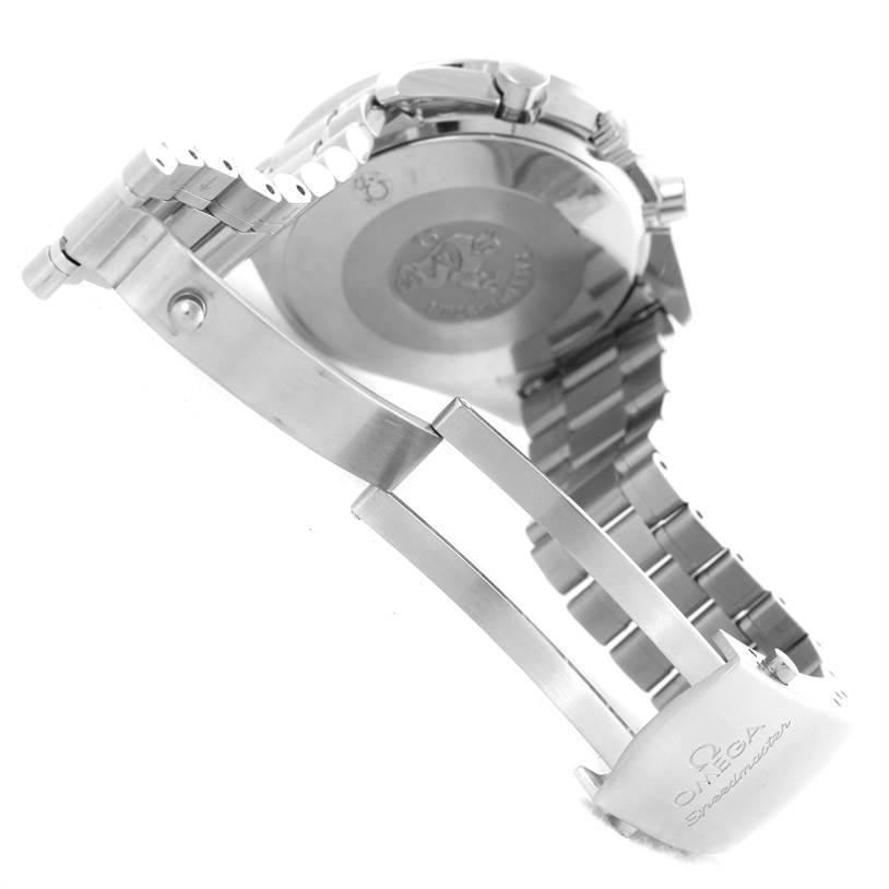 The image shows the clasp, back case, and partial bracelet of an Omega Speedmaster 3539.50.00 Men
s Stainless Steel Black Dial 3539.50.00 Men
s Stainless Steel Black Dial watch from a side angle.