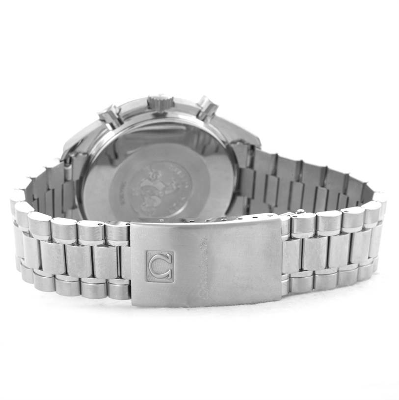 The image shows the back and clasp of an Omega Speedmaster 3510.50.00 Men
s Stainless Steel Black Dial 3510.50.00 Men
s Stainless Steel Black Dial watch, focusing on its bracelet.