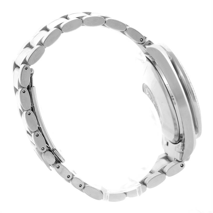 This side-angle view of the Omega Speedmaster 3513.50.00 Men
s Stainless Steel Black Dial 3513.50.00 Men
s Stainless Steel Black Dial shows the watch case and metal bracelet.