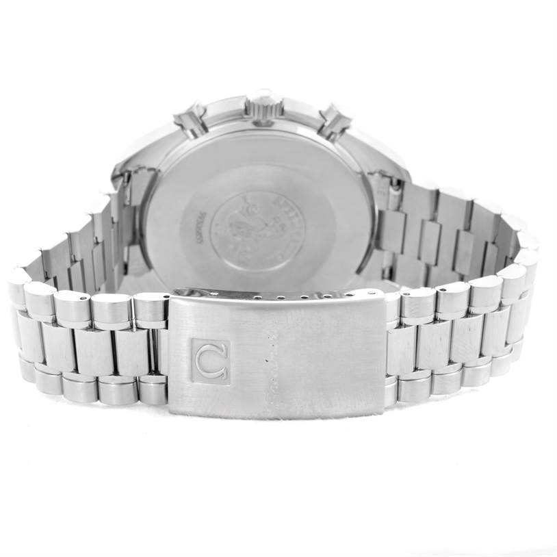 The image shows the back view of an Omega Speedmaster 3510.50.00 Men
s Stainless Steel Black Dial 3510.50.00 Men
s Stainless Steel Black Dial watch, highlighting its clasp, bracelet, and case back.