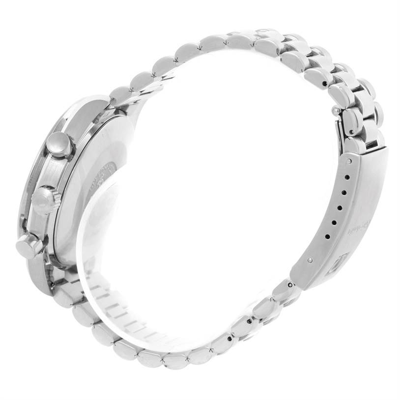 The side view of the Omega Speedmaster 3510.50.00 Men
s Stainless Steel Black Dial 3510.50.00 Men
s Stainless Steel Black Dial watch shows its crown, pushers, and metal bracelet.