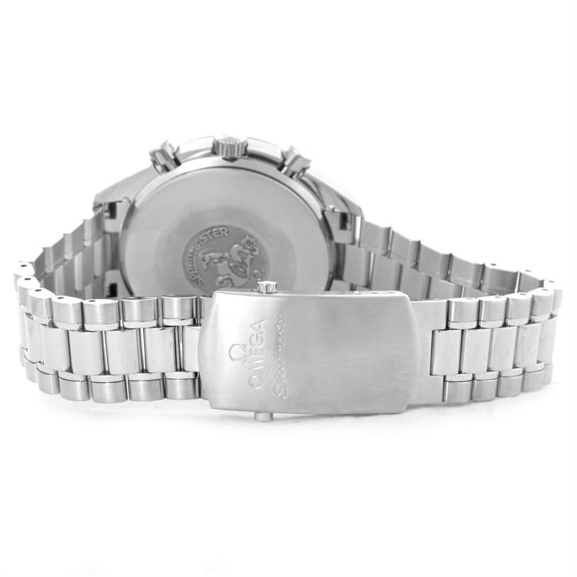 The image shows the back view of the Omega Speedmaster 3539.50.00 Men
s Stainless Steel Black Dial 3539.50.00 Men
s Stainless Steel Black Dial, featuring its clasp, bracelet, and case back.