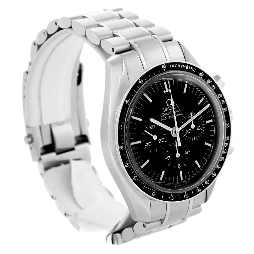 The image shows an angled view of an Omega Speedmaster 3570.50.00 Men
s Stainless Steel Black Dial 3570.50.00 Men
s Stainless Steel Black Dial watch, highlighting its face, bezel, and stainless steel bracelet.