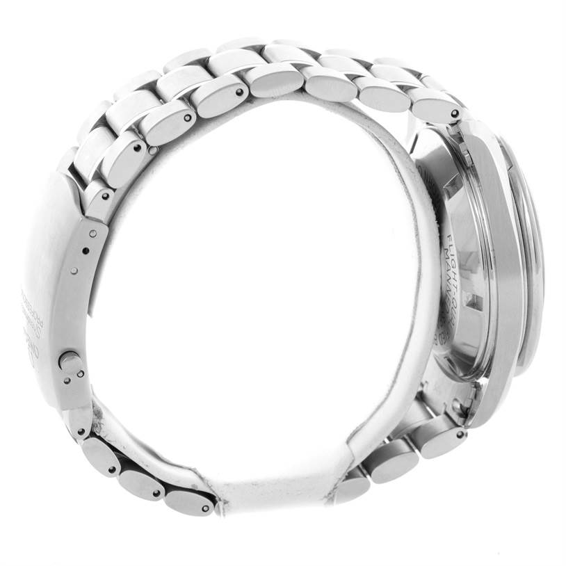 The image shows the side profile and bracelet of an Omega Speedmaster 3570.50.00 Men
s Stainless Steel Black Dial 3570.50.00 Men
s Stainless Steel Black Dial watch, focusing on the metal links.