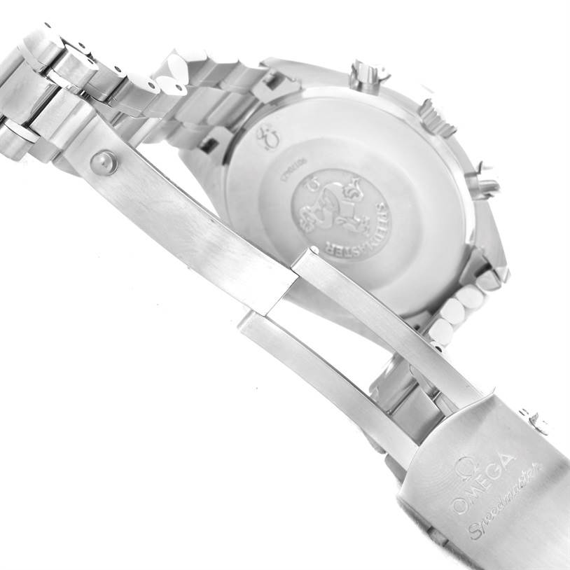 The image shows the back case and stainless steel bracelet clasp of an Omega Speedmaster 3539.50.00 Men
s Stainless Steel Black Dial 3539.50.00 Men
s Stainless Steel Black Dial watch.