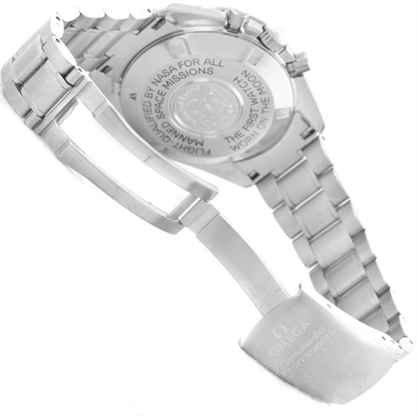 The image shows the back case and open clasp of an Omega Speedmaster 3570.50.00 Men
s Stainless Steel Black Dial 3570.50.00 Men
s Stainless Steel Black Dial watch at an angled side view.