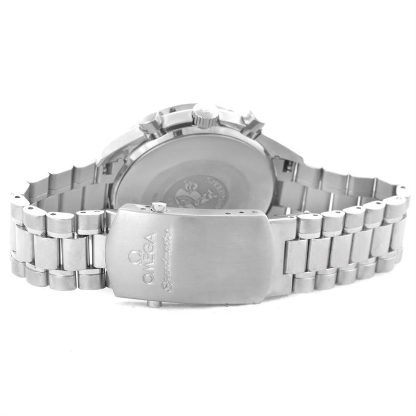 The image shows the back view of the Omega Speedmaster 3510.50.00 Men
s Stainless Steel Black Dial 3510.50.00 Men
s Stainless Steel Black Dial watch, highlighting the clasp and bracelet.