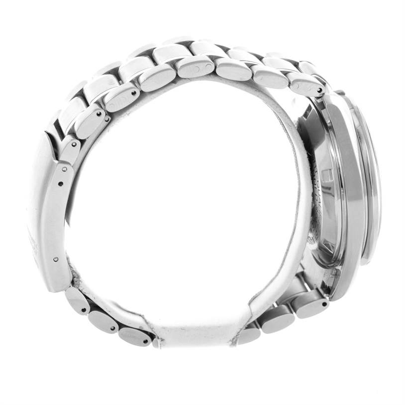 This side view of the Omega Speedmaster 3570.50.00 Men
s Stainless Steel Black Dial 3570.50.00 Men
s Stainless Steel Black Dial watch shows the bracelet and case.