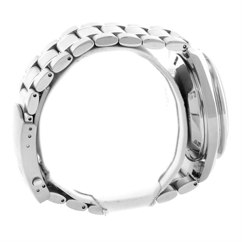 This side profile view shows the bracelet and case of an Omega Speedmaster 3570.50.00 Men
s Stainless Steel Black Dial 3570.50.00 Men
s Stainless Steel Black Dial watch.