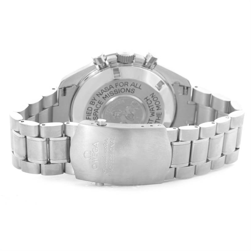 The image shows the back and clasp of an Omega Speedmaster 3575.20.00 Men
s Stainless Steel White Dial 3575.20.00 Men
s Stainless Steel White Dial watch, highlighting its metal bracelet and engraved case back.