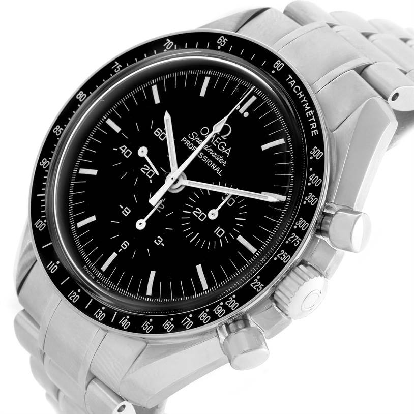 The image shows an angled close-up of the Omega Speedmaster 3570.50.00 Men
s Stainless Steel Black Dial 3570.50.00 Men
s Stainless Steel Black Dial watch face and stainless steel bracelet.