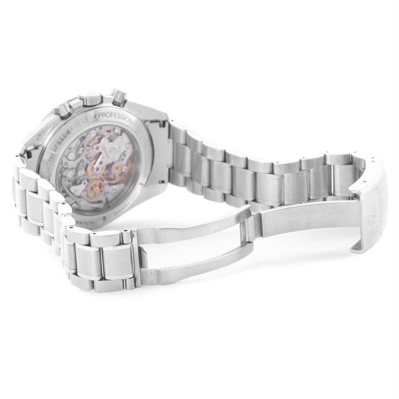 The image shows the back and bracelet of the Omega Speedmaster 3572.50.00 Men's Stainless Steel Black Dial 3572.50.00 Men's Stainless Steel Black Dial watch, highlighting the movement through the exhibition case back.